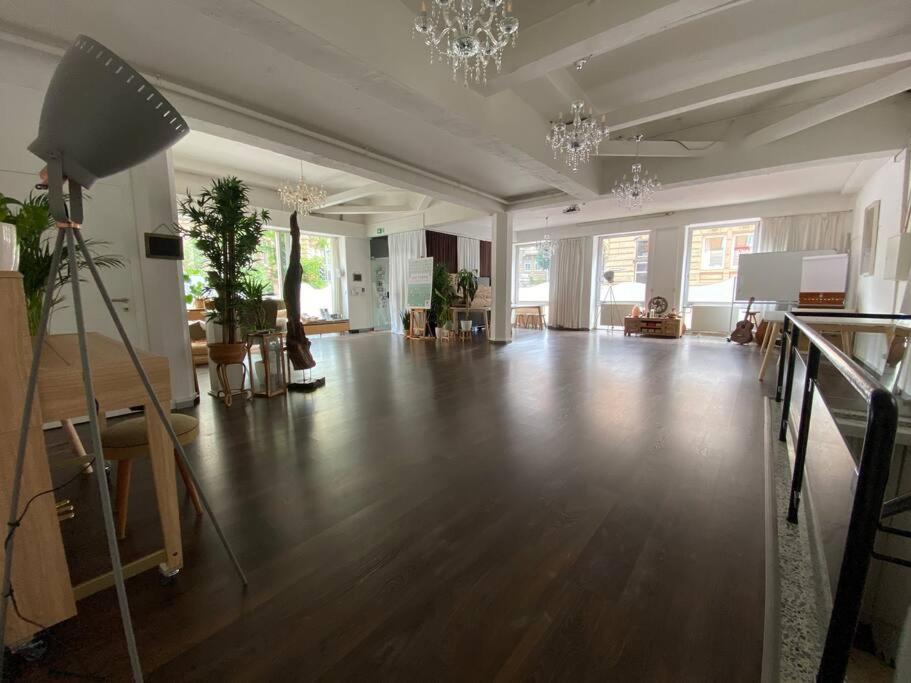 Superschoenes Studio Lunca 220Qm In Stuttgart West Εξωτερικό φωτογραφία